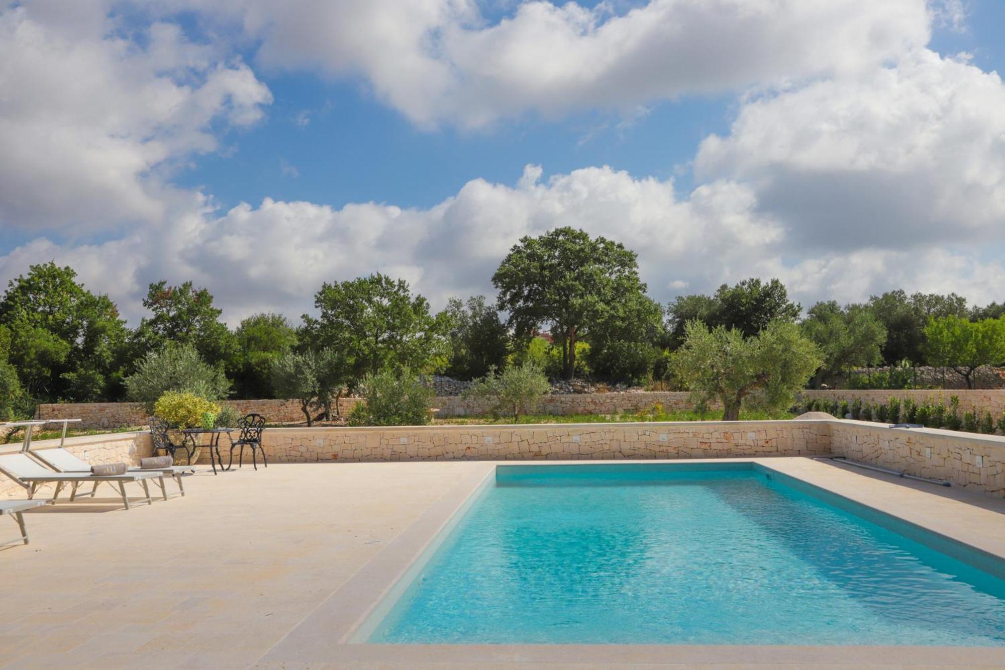Td Trullo Roverella Charming Trullo With Pool Castellana Grotte Luaran gambar